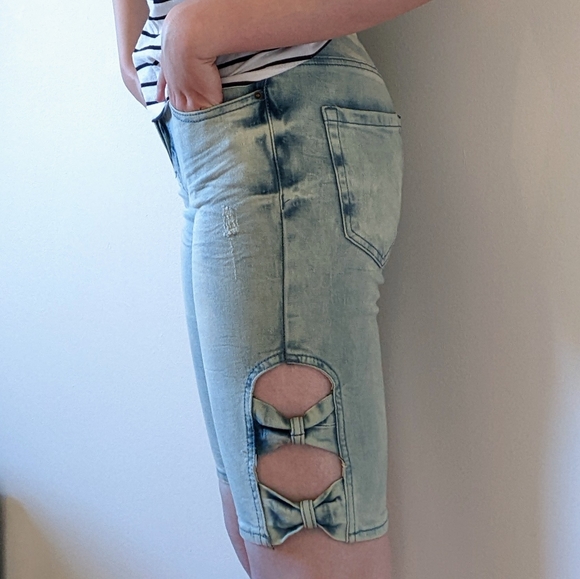Rare Vintage Forever 21 Distressed Shorts - Picture 3 of 5